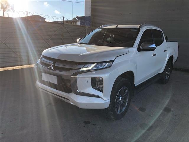 TRITON SPORT HPE S 2.4 AT ANO 2021/2022